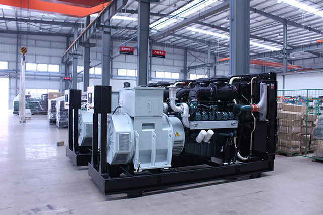 150KVA-450KVA Type ouvert/cadre générateur diesel Doosan industriel